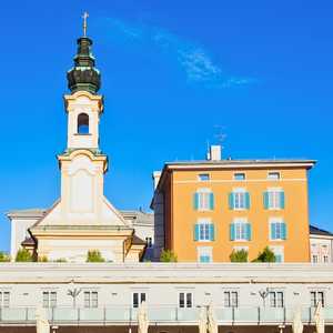 Udforsk Salzburg i dit eget tempo med hop-on hop-off busture – Panoramaudsigt, audioguides og ubegrænsede stop i 2026